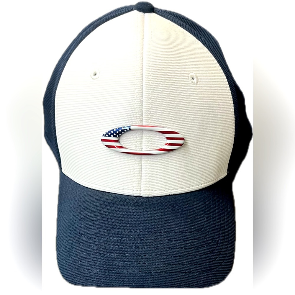 Oakley Tin Can USA Stretch-Fitted Cap Hat S/M Red White & Blue USA Flag Golf